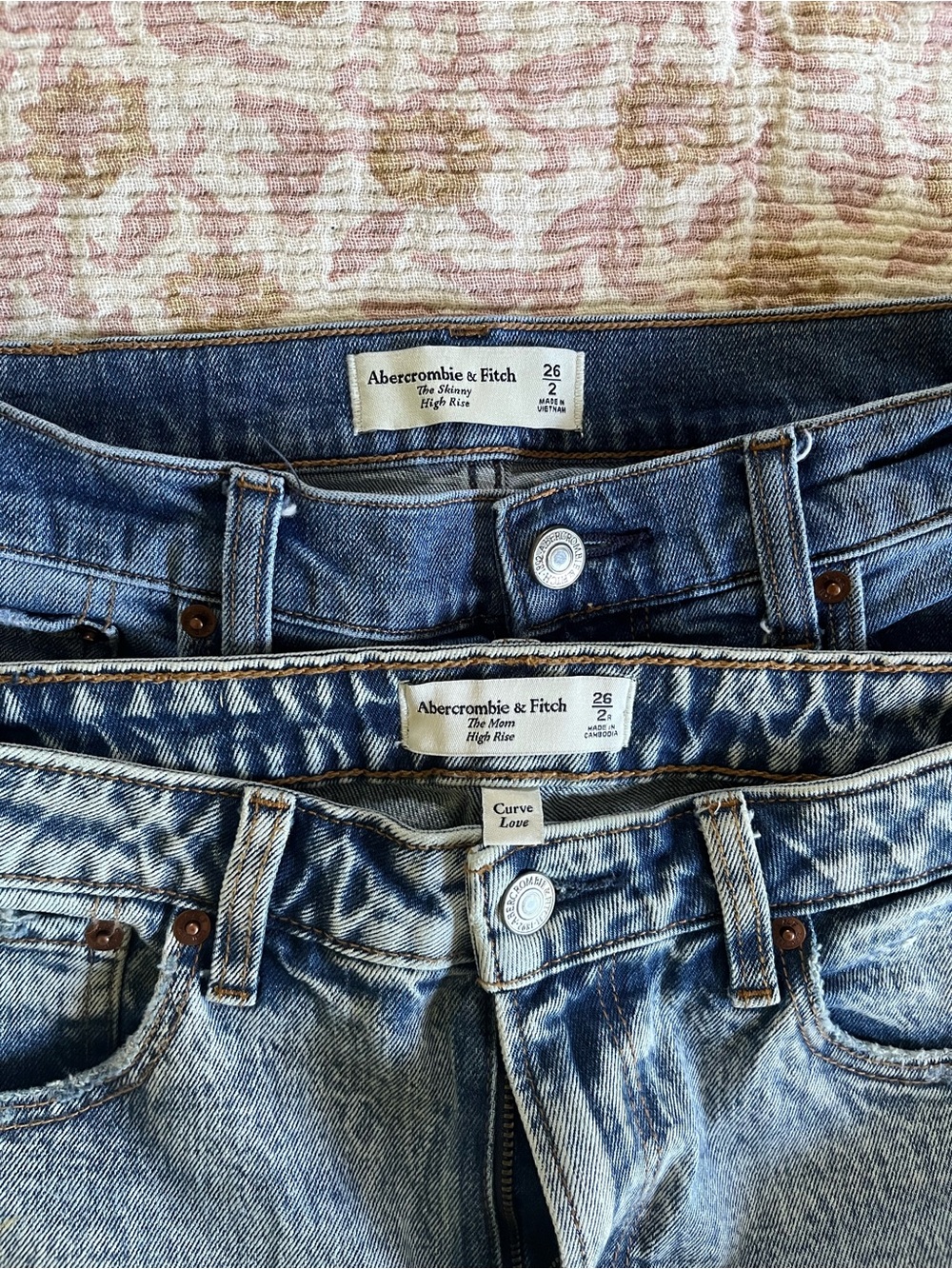Abercrombie & Fitch High-Rise Jeans - Dark Blue and Light Blue Washes
